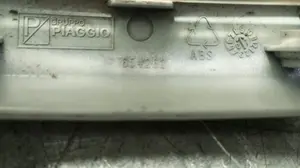 Foto de MOLDURA PIAGGIO (VESPA) (VESPA) LX 49.40 cc 3.01 ci (4.29 cv 3.1 kw a 8500 rpm) referencia 654262 foto 2