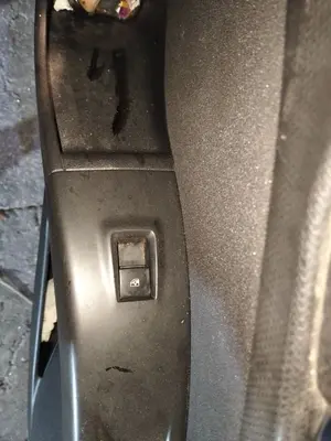 Foto de MANDO ELEVALUNAS DELANTERO DERECHO OPEL MERIVA B