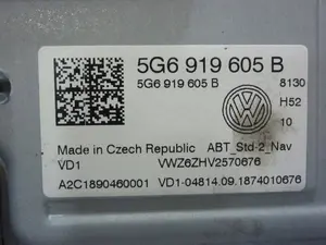 Foto de PANTALLA MULTIFUNCION VOLKSWAGEN GOLF VII BERLINA (BQ1/BE2) 1.6 TDI (116 CV / 85 KW) referencia 5G6919605B foto 4