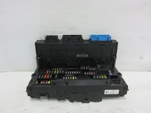 Foto de CAJA RELES / FUSIBLES BMW SERIE 5 GRAN TURISMO (F07) 3.0 24V Turbo (306 CV / 225 KW) referencia 921086101