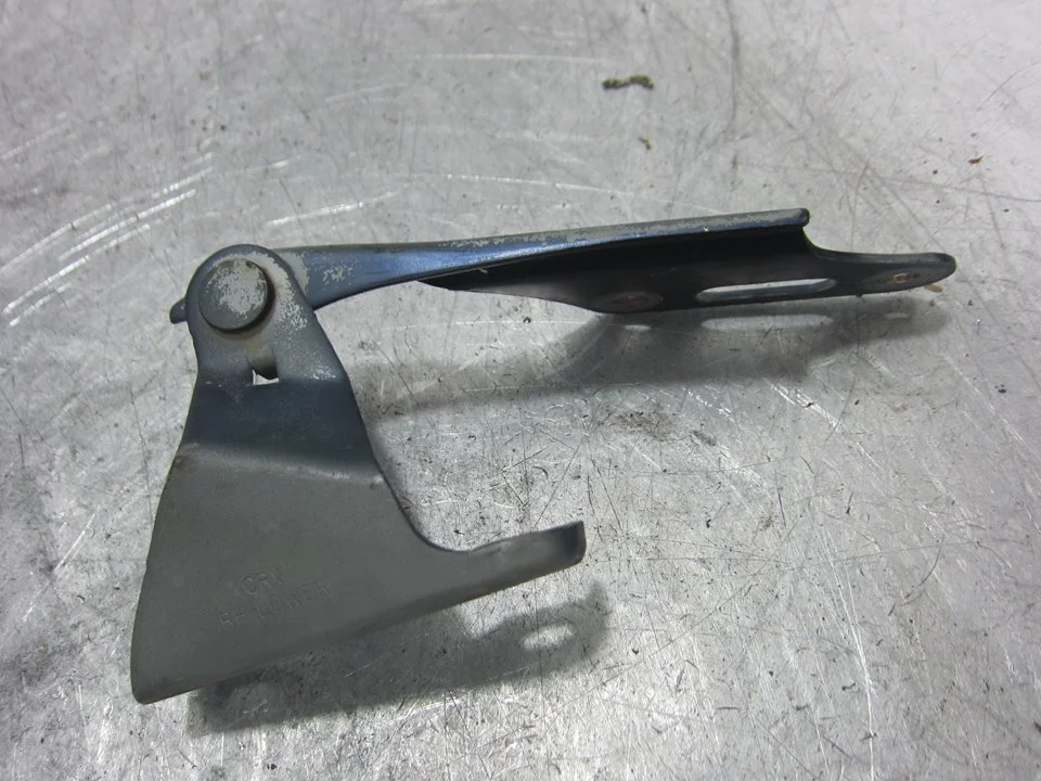 Foto de BISAGRA CAPO DERECHA HONDA CR-V (RD8) 2.0 VTEC CAT (150 CV / 110 KW)