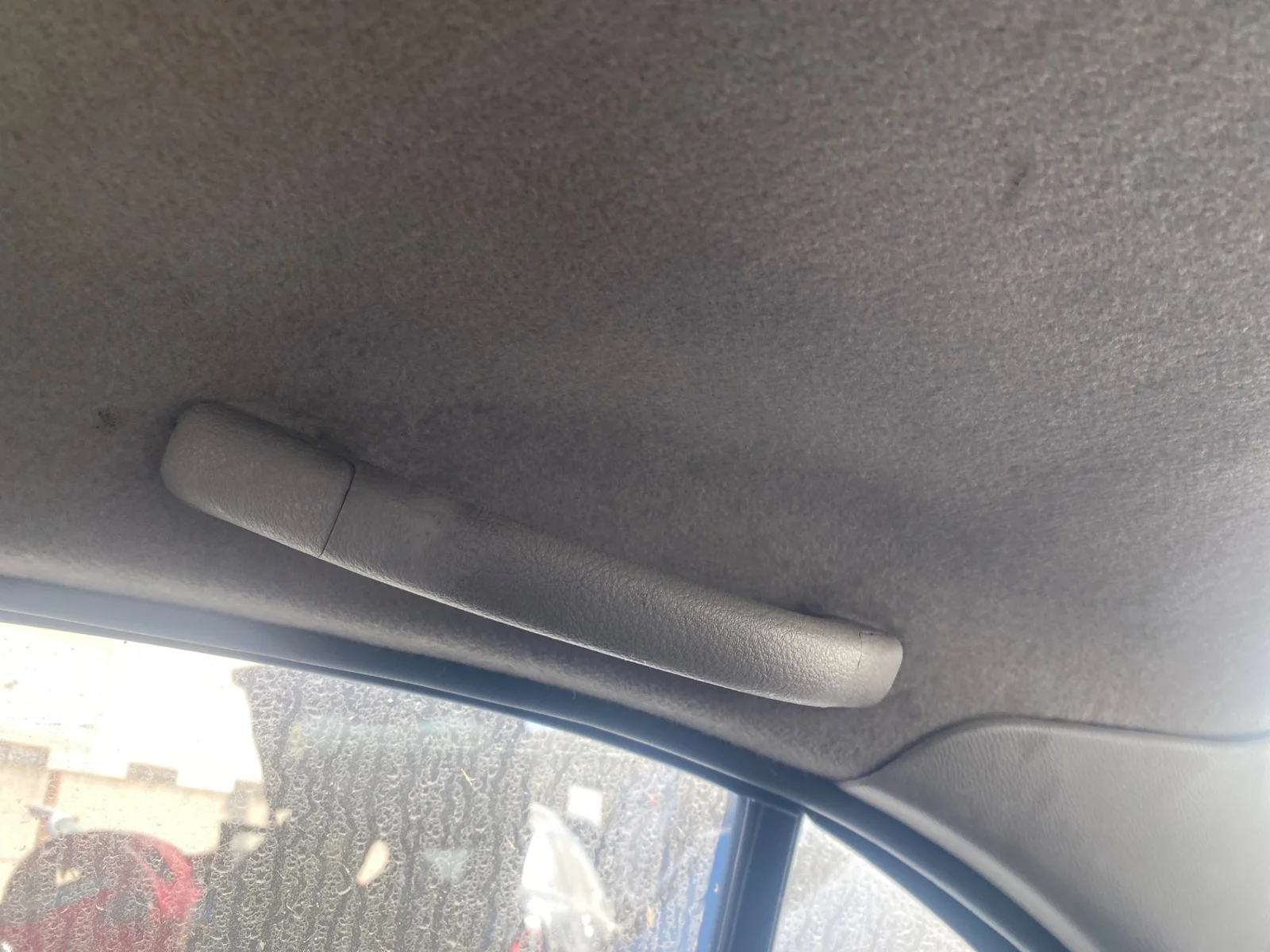 Foto de ASIDERO TECHO TRASERO DERECHO NISSAN ALMERA (N15) 2.0 Diesel (75 CV / 55 KW)