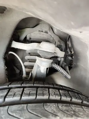 Foto de AMORTIGUADOR DELANTERO IZQUIERDO VOLKSWAGEN TOUAREG (7LA) 2.5 TDI (174 CV / 128 KW) referencia 7L6413031T