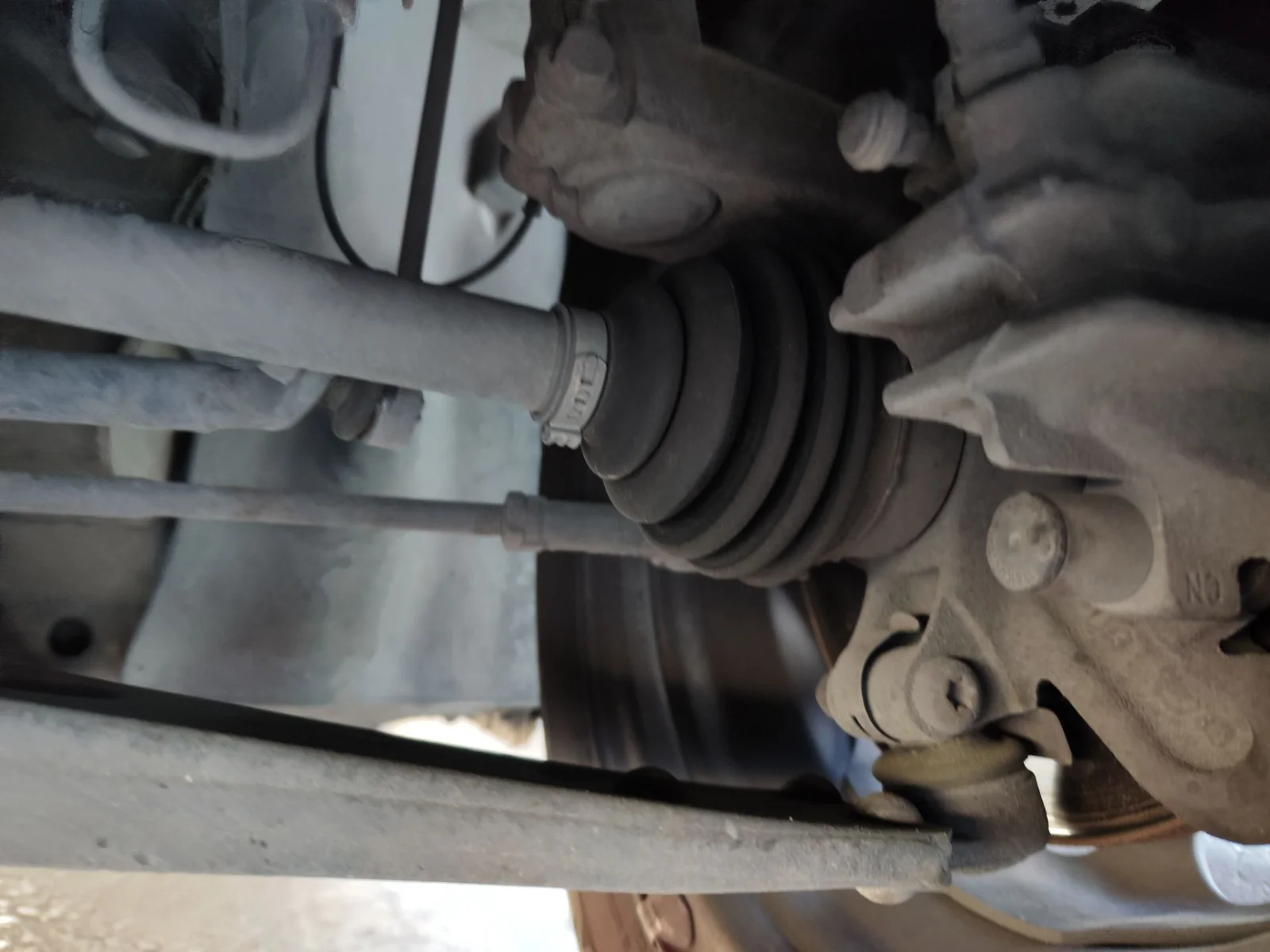 Foto de MANGUETA DELANTERA IZQUIERDA FORD FOCUS FAMILIAR (CAK) 1.8 TDCi Turbodiesel CAT (116 CV / 85 KW)