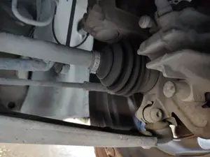 Foto de MANGUETA DELANTERA IZQUIERDA FORD FOCUS FAMILIAR (CAK) 1.8 TDCi Turbodiesel CAT (116 CV / 85 KW)