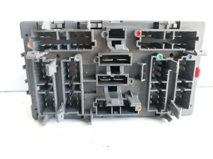 Foto de CAJA RELES / FUSIBLES CITROEN XSARA BERLINA 1.9 Diesel (69 CV / 51 KW) referencia 9568591180 foto 3