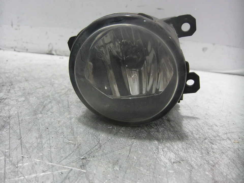 Foto de FARO ANTINIEBLA IZQUIERDO CITROEN C-ELYSÉE 1.6 Blue-HDI FAP (99 CV / 73 KW) referencia 9687410080
