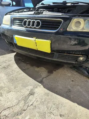 Foto de PARAGOLPES DELANTERO AUDI A3 (8L) 1.6 (102 CV / 75 KW) foto 2