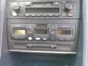 Foto de MANDO CALEFACCION / AIRE ACONDICIONADO AUDI A4 AVANT (8E) 1.9 TDI (131 CV / 96 KW) referencia 8E0820043AAFKZ