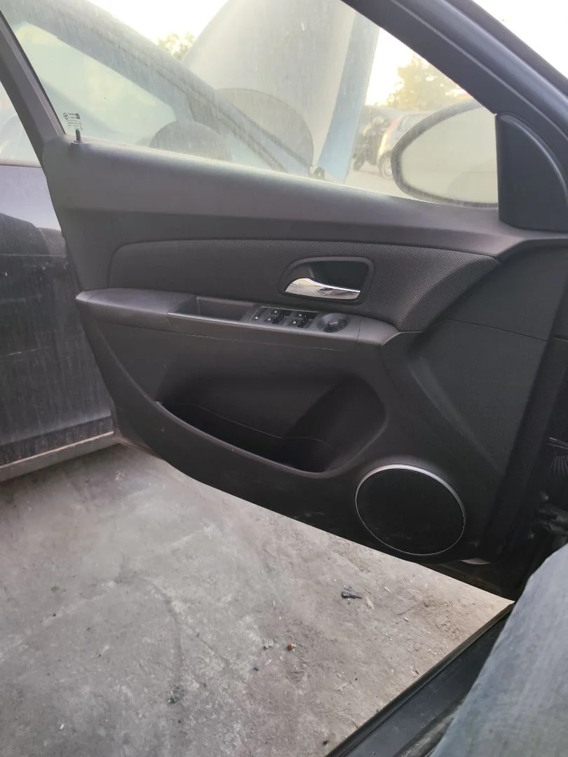 Foto de GUARNECIDO PUERTA DELANTERA IZQUIERDA CHEVROLET CRUZE 2.0 Diesel CAT (163 CV / 120 KW) referencia 95184273