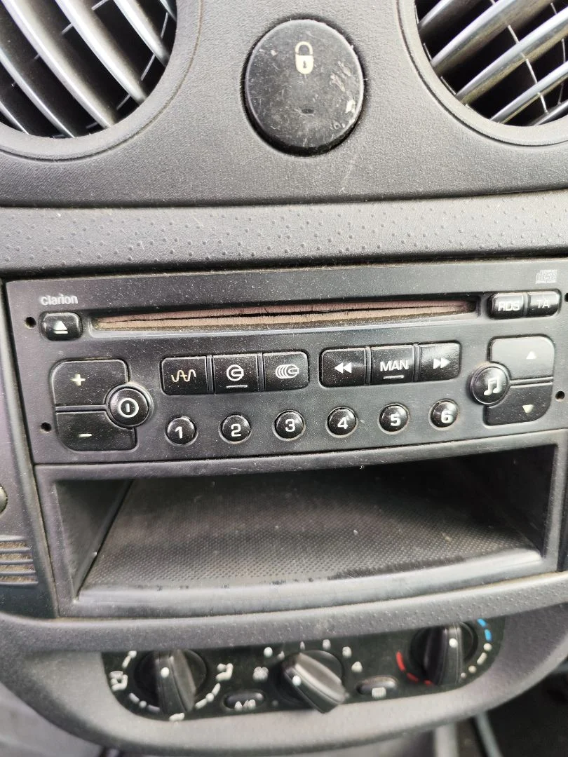 Foto de SISTEMA AUDIO / RADIO CD CITROEN C2 1.1 (60 CV / 44 KW)