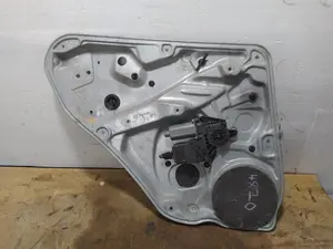 Foto de ELEVALUNAS TRASERO IZQUIERDO SEAT IBIZA (6L1) 1.9 SDI (64 CV / 47 KW) referencia 3B5839755C
