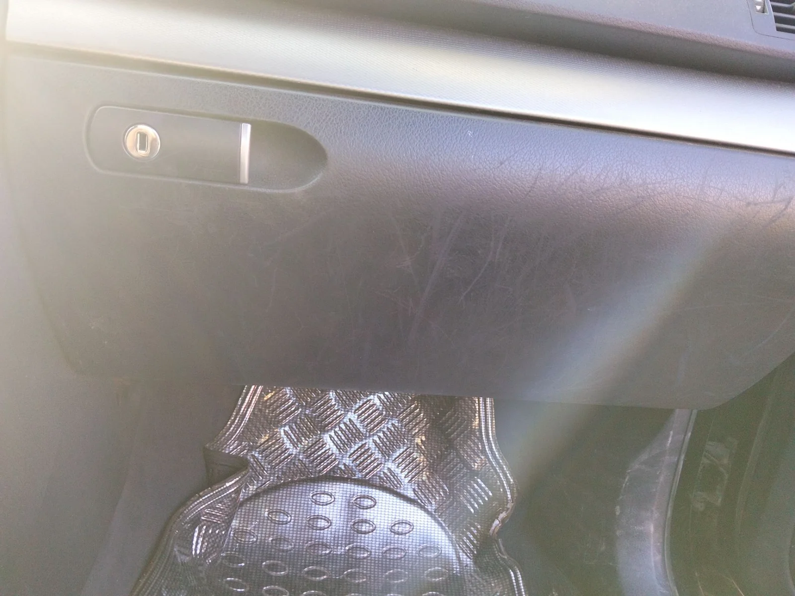 Foto de GUANTERA AUDI A4 BERLINA (8E)