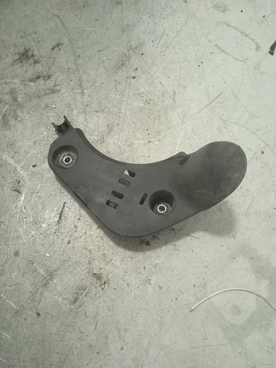 Foto de MOLDURA HONDA FES /SH /SES /DYLAN /PS 125 125 cm3 - 10 kW G-CAT (14 CV / 10 KW) referencia 18336-KTF-8400
