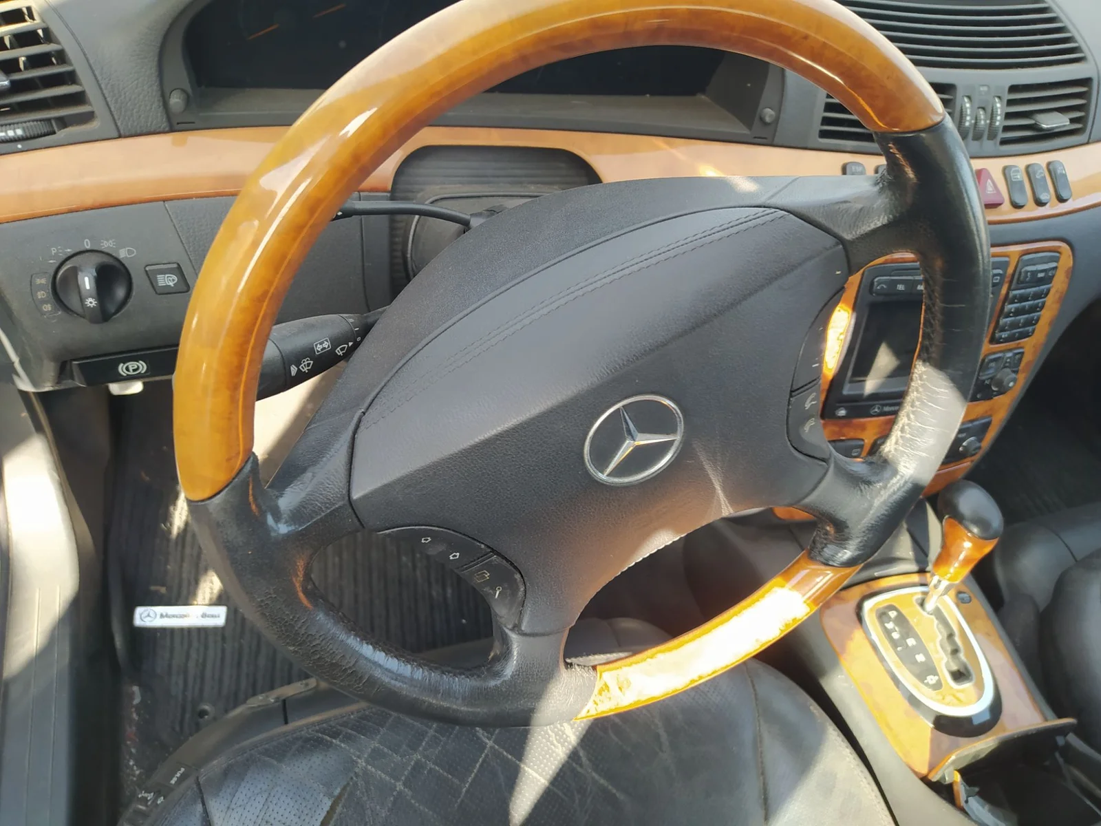 Foto de MANDO INTERMITENTES MERCEDES-BENZ CLASE S (BM 220) BERLINA 5.0 V8 24V CAT (306 CV / 225 KW)