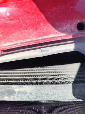 Foto de CONDENSADOR / RADIADOR  AIRE ACONDICIONADO VOLKSWAGEN GOLF IV BERLINA (1J1)(10.1997) 1.9 TDI (90 CV / 66 KW)