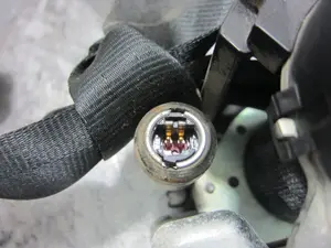 Foto de CINTURON SEGURIDAD TRASERO DERECHO PEUGEOT 407 1.6 HDi FAP CAT (9HZ / DV6TED4) (109 CV / 80 KW) foto 3