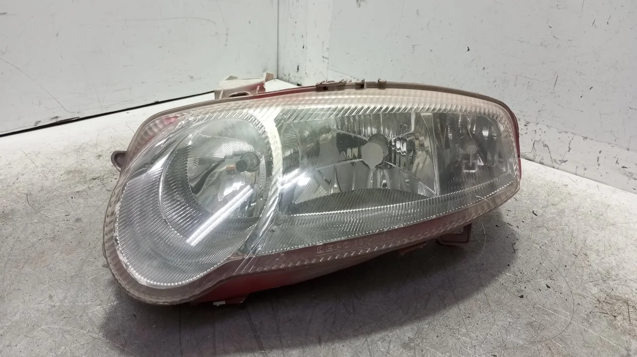 Foto de FARO IZQUIERDO ALFA ROMEO 147 (190) 1.6 16V CAT (105 CV / 77 KW) referencia 0046826196