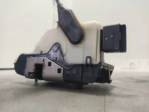 Foto de CERRADURA PUERTA DELANTERA IZQUIERDA PEUGEOT 208 1.2 12V e-VTi / PureTech (81 CV / 60 KW) referencia 9812500880 foto 3