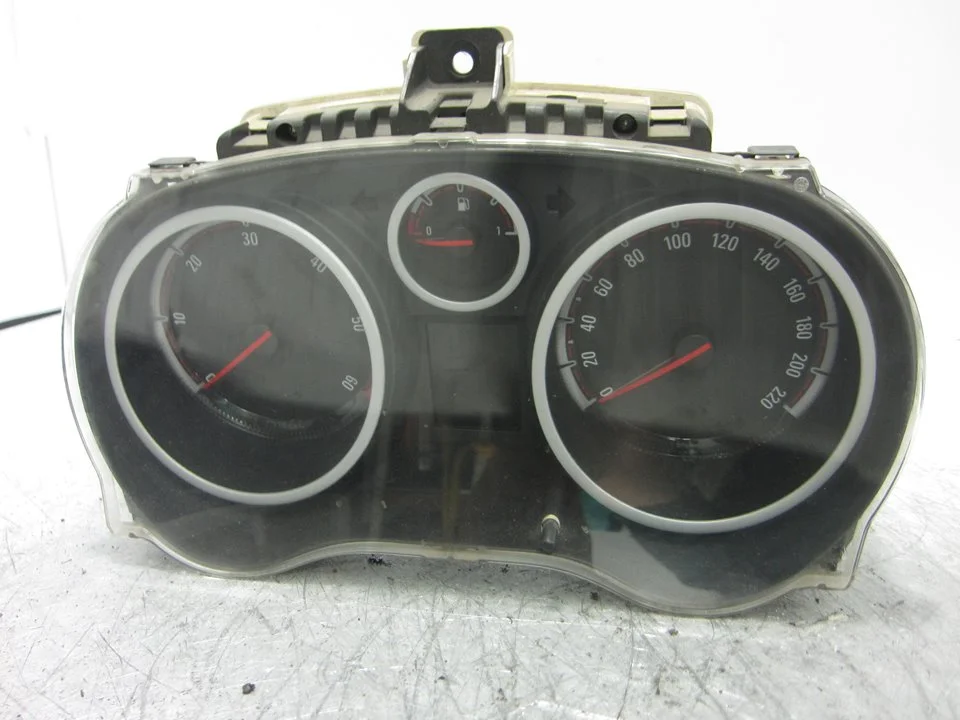 Foto de CUADRO INSTRUMENTOS OPEL CORSA D 1.3 16V CDTI CAT (Z 13 DTH / L4I) (90 CV / 66 KW) referencia P0013264287