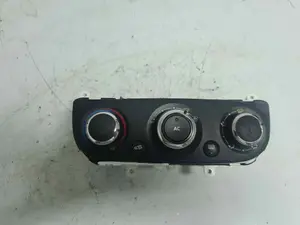 Foto de MANDO CALEFACCION / AIRE ACONDICIONADO RENAULT CLIO IV 1.5 dCi Diesel FAP (90 CV / 66 KW) referencia T1019676Z