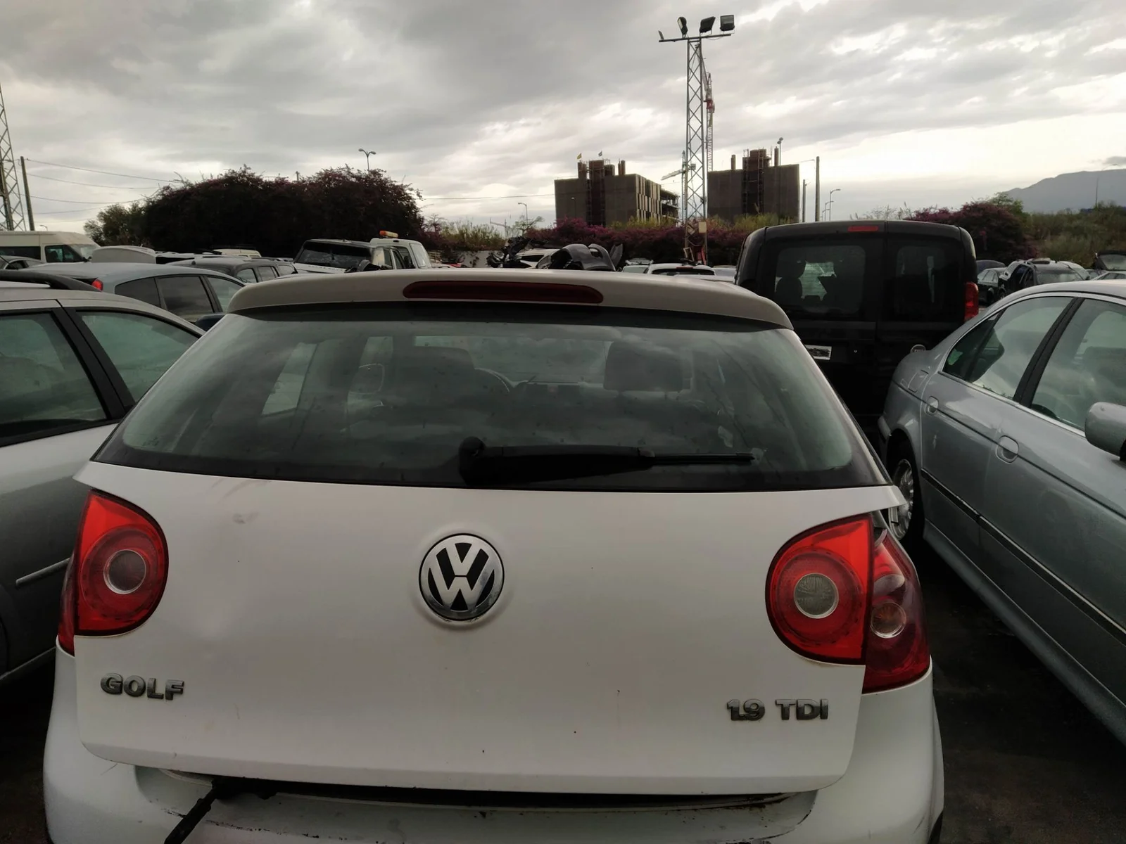 Foto de LUZ CENTRAL DE FRENO VOLKSWAGEN GOLF V (1K1)(10.2003) 1.9 TDI (105 CV / 77 KW) referencia 5N0945097
