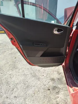 Foto de GUARNECIDO PUERTA TRASERA IZQUIERDA RENAULT MEGANE II BERLINA 5P 1.5 dCi Diesel (106 CV / 78 KW)