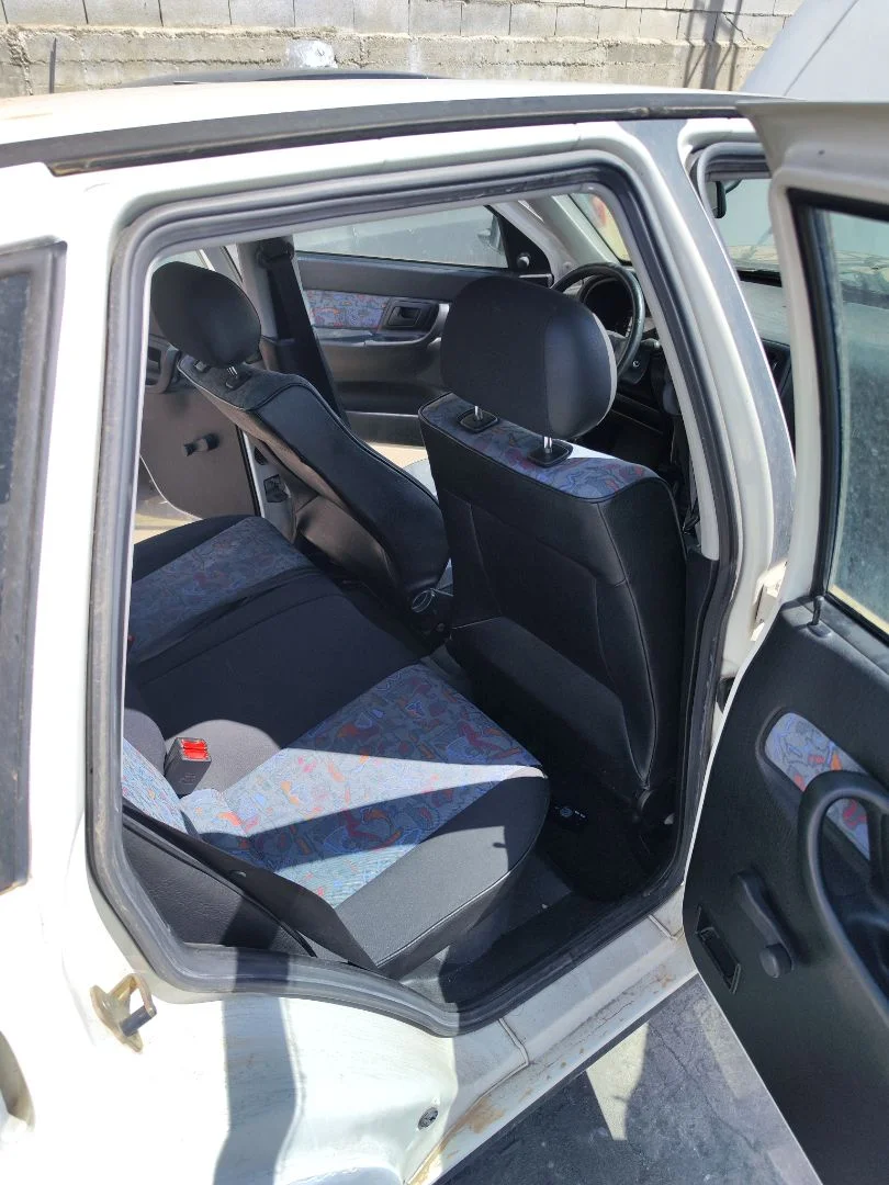 Foto de GOMAS CONTORNO PUERTA SEAT IBIZA (6K1) 1.4 (60 CV / 44 KW)