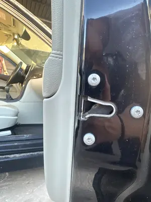 Foto de CERRADURA PUERTA DELANTERA DERECHA SAAB 9-3 BERLINA 1.9 TiD CAT (150 CV / 110 KW)