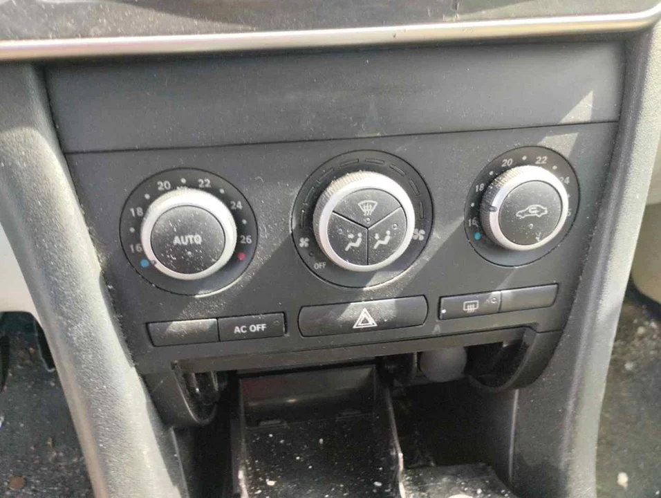 Foto de MANDO CALEFACCION / AIRE ACONDICIONADO SAAB 9-3 BERLINA 1.9 TiD CAT (150 CV / 110 KW)