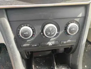 Foto de MANDO CALEFACCION / AIRE ACONDICIONADO SAAB 9-3 BERLINA 1.9 TiD CAT (150 CV / 110 KW)