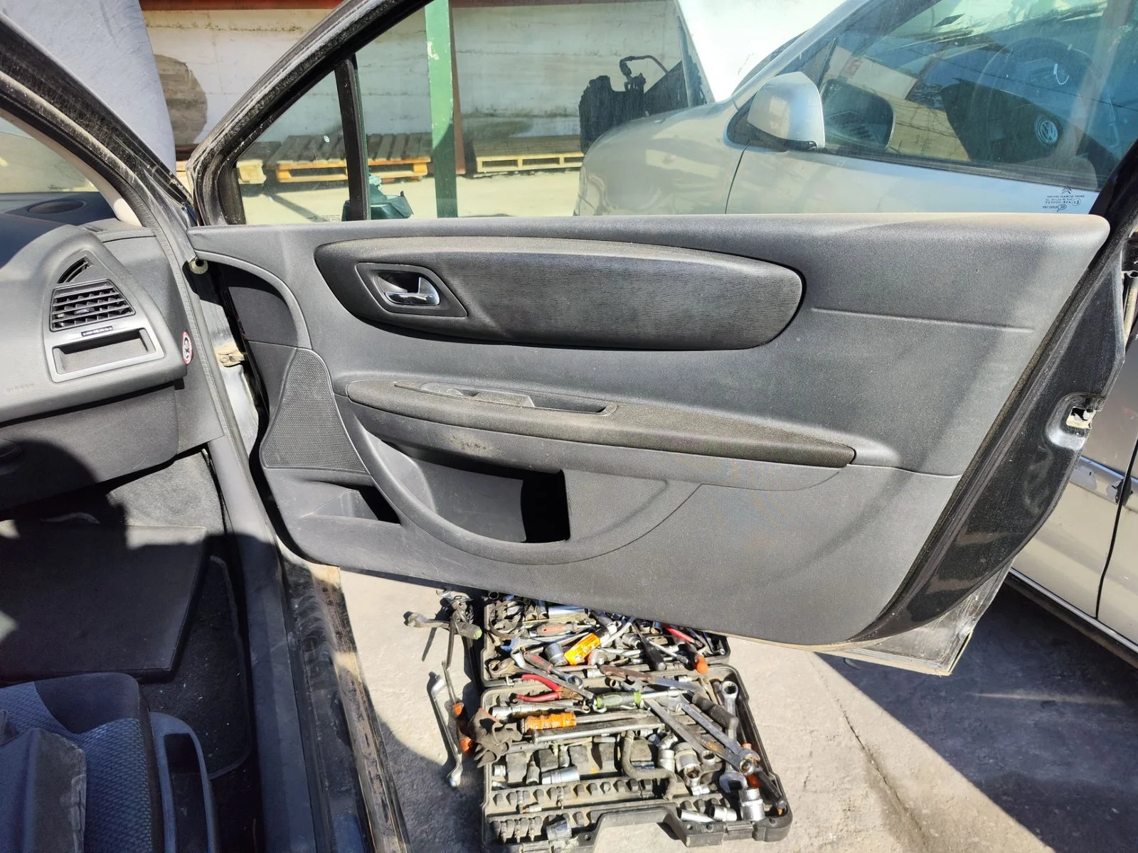Foto de GUARNECIDO PUERTA DELANTERA DERECHA CITROEN C4 COUPE 1.4 16V (88 CV / 65 KW)