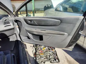 Foto de GUARNECIDO PUERTA DELANTERA DERECHA CITROEN C4 COUPE 1.4 16V (88 CV / 65 KW)