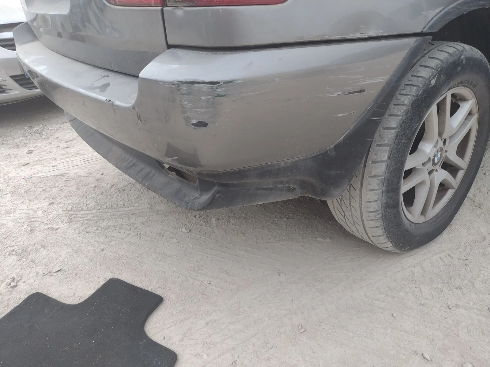 Foto de PARAGOLPES TRASERO BMW SERIE X5 (E53) 3.0 Turbodiesel CAT (218 CV / 160 KW)