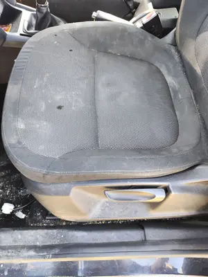 Foto de ASIENTO DELANTERO IZQUIERDO SKODA YETI (5L)(2009) 2.0 TDI (110 CV / 81 KW) referencia 5L6881021A
