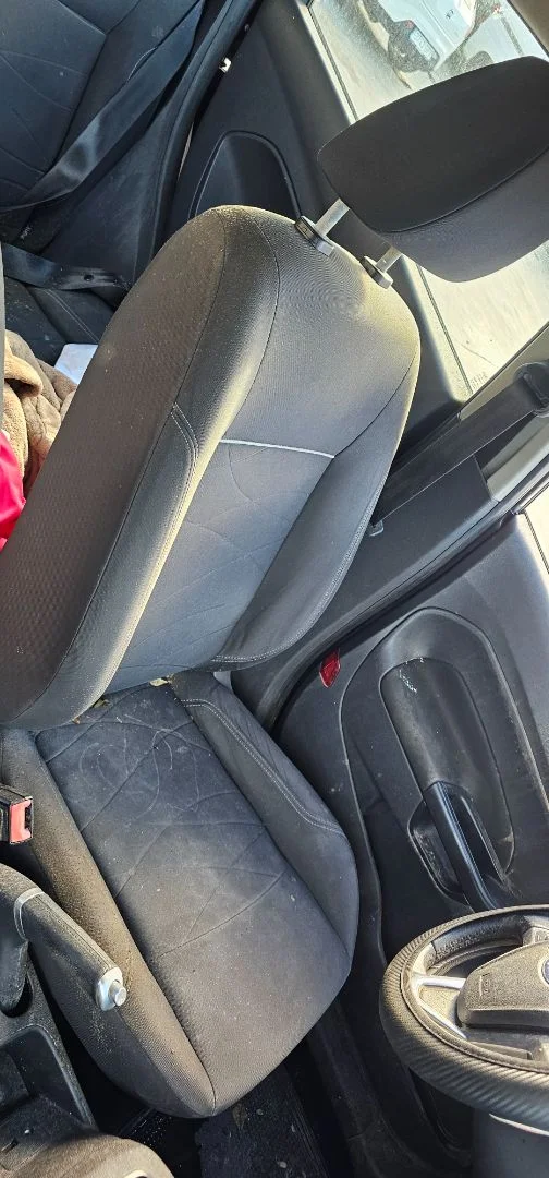 Foto de ASIENTO DELANTERO IZQUIERDO FORD FIESTA (CNN) 1.25 16V CAT (82 CV / 60 KW)