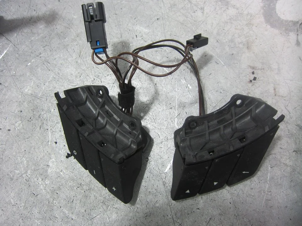 Foto de MANDO VOLANTE OPEL CORSA C 1.2 16V CAT (Z 12 XE / LW4) (75 CV / 55 KW)