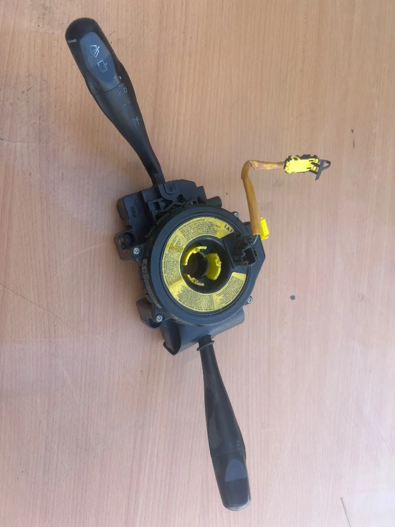 Foto de MANDO MULTIFUNCION HYUNDAI ATOS (EM) 1.1 12V CAT (58 CV / 43 KW) referencia SCO4650152