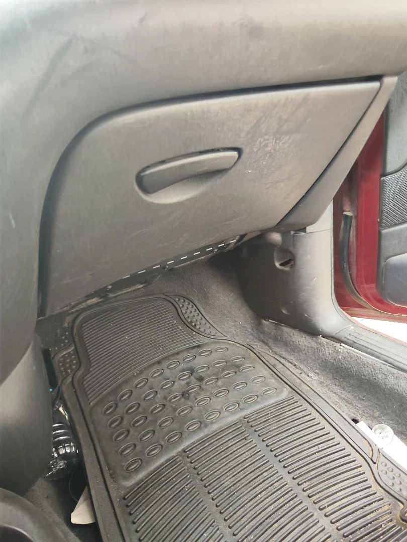 Foto de GUANTERA FORD FOCUS BERLINA (CAK) 1.6 16V CAT (101 CV / 74 KW)