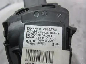 Foto de POTENCIOMETRO PEDAL CITROEN C4 CACTUS 1.2 12V VTi (82 CV / 60 KW) referencia 9671433780 foto 4