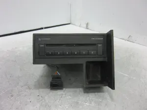 Foto de SISTEMA AUDIO / RADIO CD VOLKSWAGEN TOURAN (1T2) 1.9 TDI (105 CV / 77 KW) referencia 1T0035110A