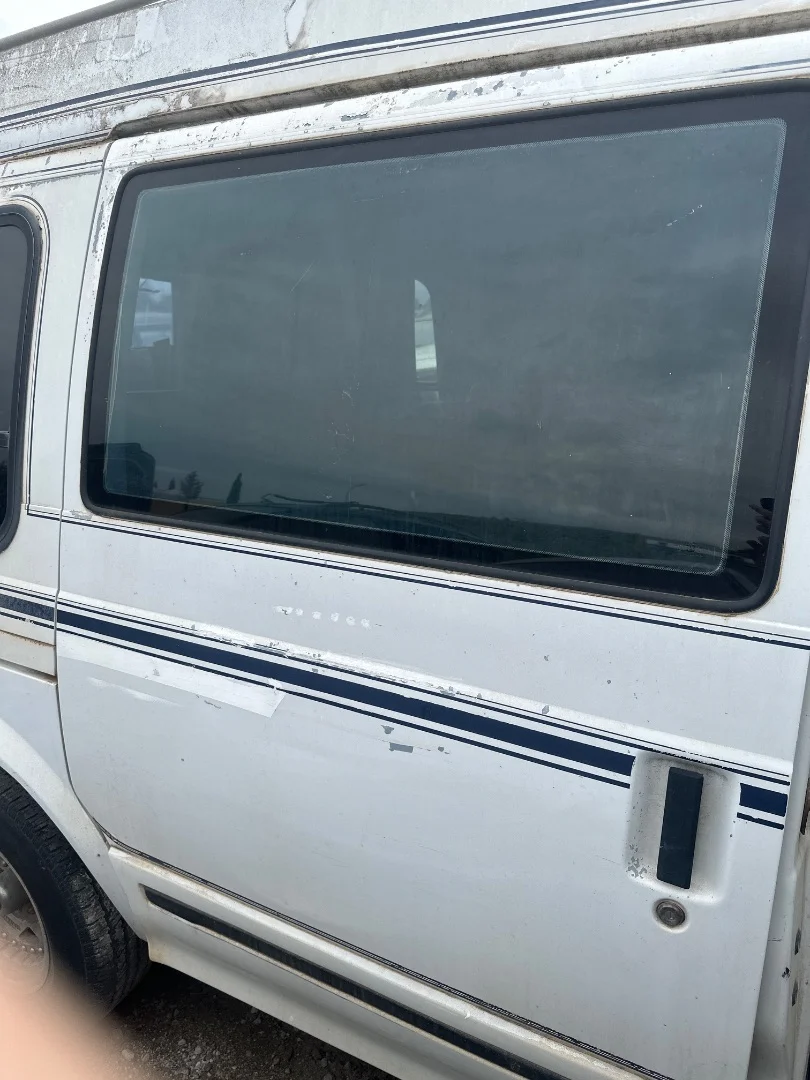 Foto de LUNA TRASERA DERECHA CHEVROLET ASTRO VAN 4.3 V6 CAT (189 CV / 139 KW)
