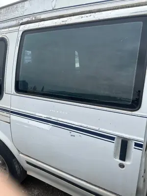 Foto de LUNA TRASERA DERECHA CHEVROLET ASTRO VAN 4.3 V6 CAT (189 CV / 139 KW)