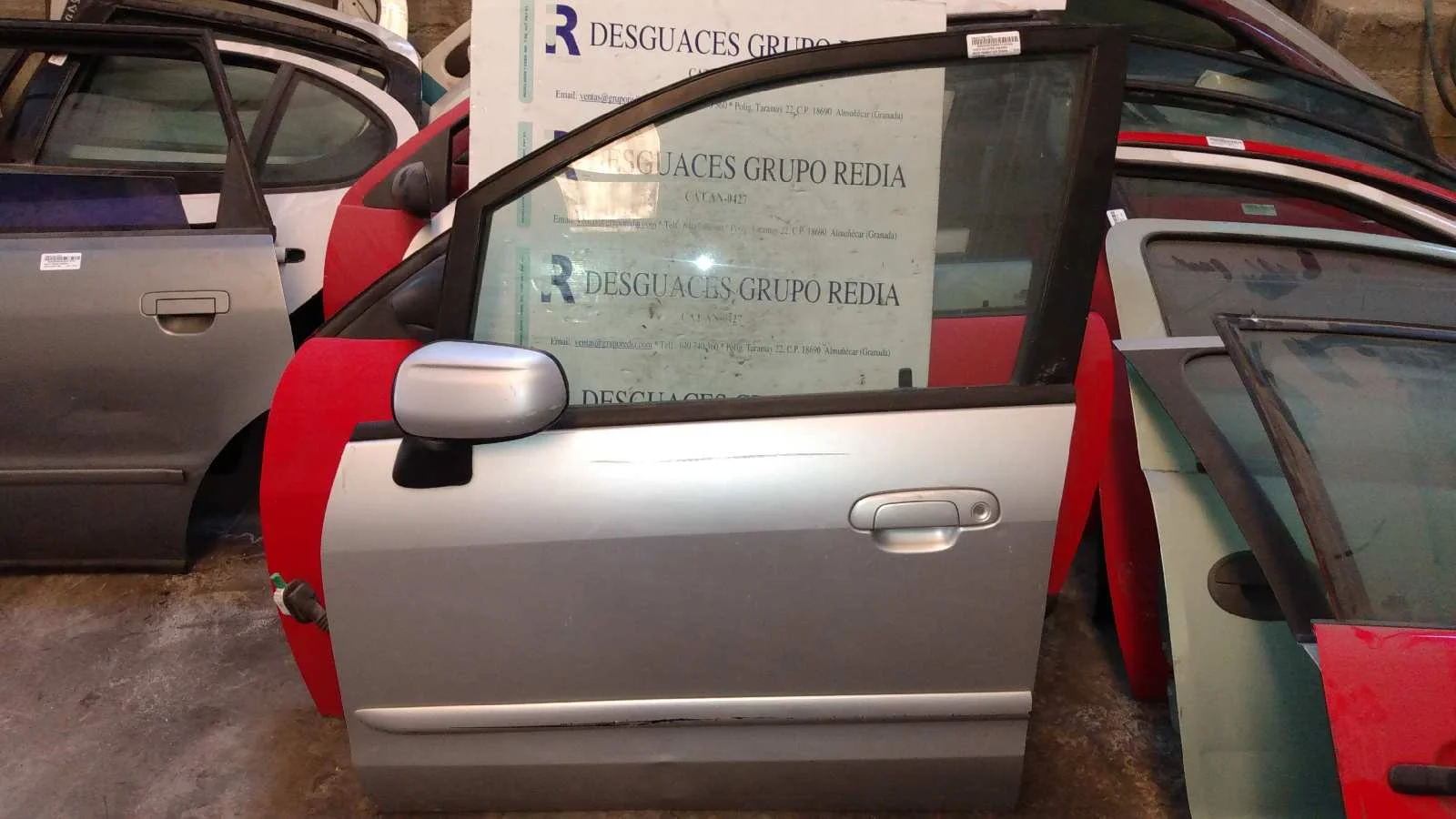 Foto de PUERTA DELANTERA IZQUIERDA MAZDA PREMACY (CP) 2.0 Turbodiesel CAT (101 CV / 74 KW) referencia C14559020C