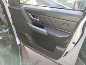 Foto de GUARNECIDO PUERTA DELANTERA DERECHA LAND ROVER RANGE ROVER SPORT 2.7 Td V6 CAT (190 CV / 140 KW) referencia LR016877