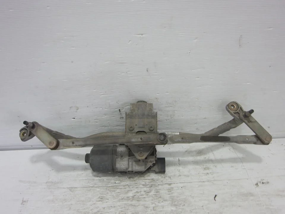 Foto de MOTOR LIMPIA DELANTERO SEAT IBIZA (6L1) 1.4 16V (101 CV / 74 KW) referencia 6L1955023E