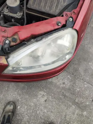 Foto de FARO IZQUIERDO OPEL CORSA C 1.2 16V CAT (Z 12 XEP / LB4) (80 CV / 59 KW) foto 2