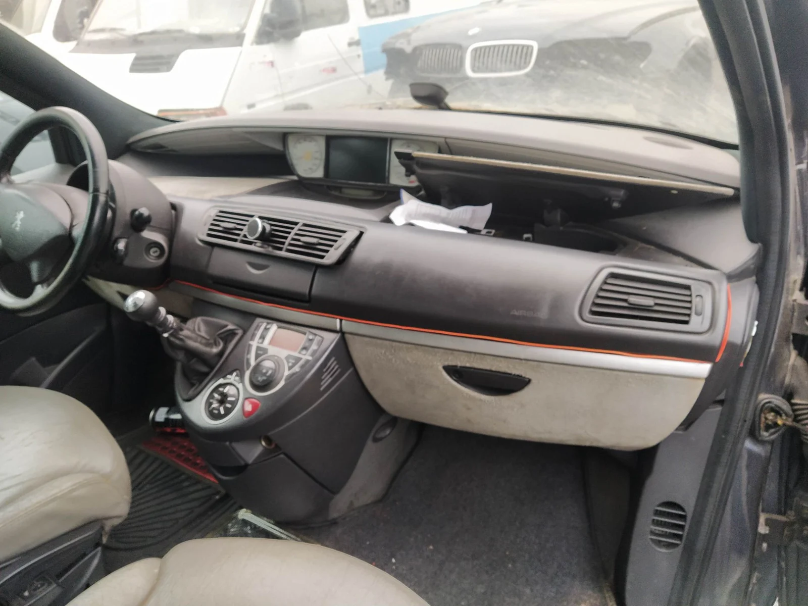 Foto de GUANTERA PEUGEOT 807 2.2 HDi FAP CAT (4HW) (128 CV / 94 KW)
