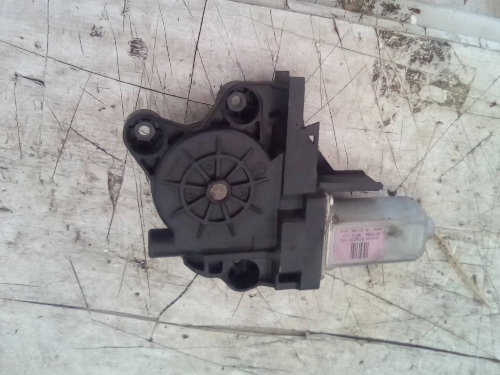 Foto de MOTOR ELEVALUNAS DELANTERO DERECHO FORD C-MAX (CB3)(2007) 1.8 TDCi Turbodiesel CAT (116 CV / 85 KW)