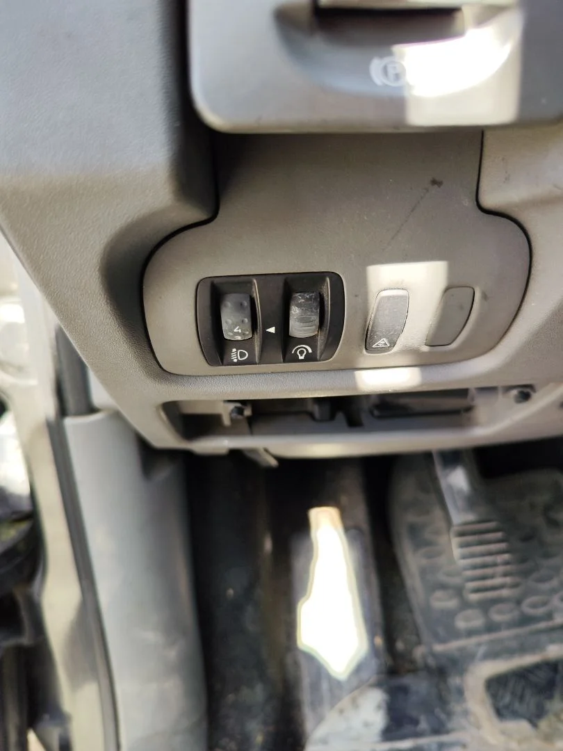 Foto de INTERRUPTOR RENAULT SCENIC II (JM) 1.9 dCi Diesel (120 CV / 88 KW)